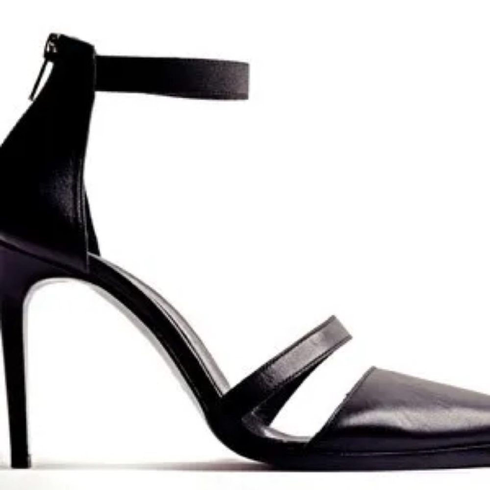 Helmut Lang Runway Spring 2014 Black Leather Mimeo Point Toe High Heels Size 7.5